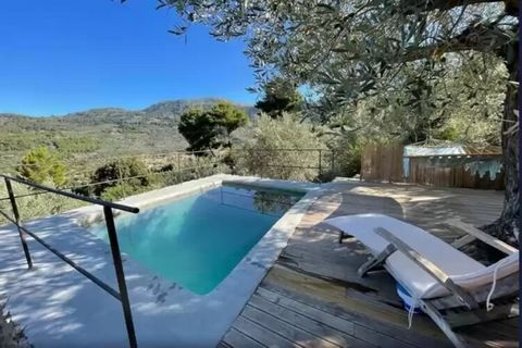 Outside, there is a refreshing natural pool with dimensions of 4x3 meters and a constant depth of 2.5 meters, surrounded by abundant greenery and fruit trees. You can enjoy the pool from May to September. The water is renewed every week, so on Thursd...