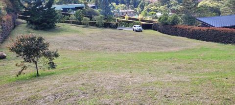 Cette ferme à Medellín, en Colombie, est stratégiquement située pour ceux qui souhaitent acquérir un lieu adapté à leurs besoins. Aménagé sur une superficie de 2119 m2, le terrain offre un grand nombre de fenêtres. Parmi les caractéristiques internes...