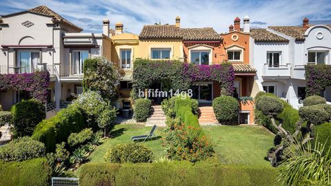 Located in Nueva Andalucía. Discover this exquisite townhouse for sale t, located in the heart of Marbella's Nueva Andalucia. This luxury townhouse offers an unparalleled lifestyle, just a 5-minute walk from the world-famous Puerto Banus, with i...