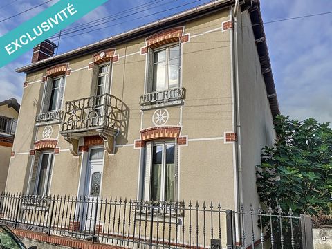 Située dans un secteur calme de la commune, cette solide maison est proche de toutes commodités. Elle est érigée sur un terrain de 311 m2 environ et dispose d'une arrière cour, d'une terrasse et d'un cabanon de jardin. Au RDC, vous trouverez une cuis...