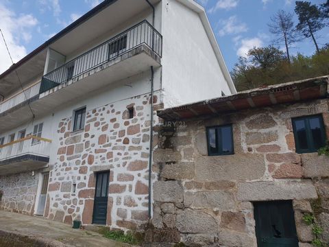 Excellente opportunité d’acheter cette villa d’une superficie totale de 196 mètres carrés, située dans la ville de Cabril, à Montalegre, district de Vila Real. Maison répartie sur 3 étages, La propriété se compose d’un salon, escalier entre les étage...