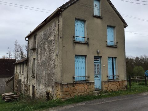 Découvrez cette maison avec possibilité de vie de plain-pied située au c?ur de la Vallée de la VERDONNELLE, un havre de paix à rénover selon vos envies. Avec ses 144m2 de potentiel, ce bien unique offre trois chambres spacieuses, dont une au rez-de-c...