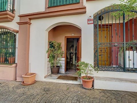 Discover your new home in Estepona! We present to you a charming townhouse located on the quiet Marqués del Duero street. Built in 2003 and covering an area of 150 m², this property is perfect for a family seeking comfort and style in the heart of th...