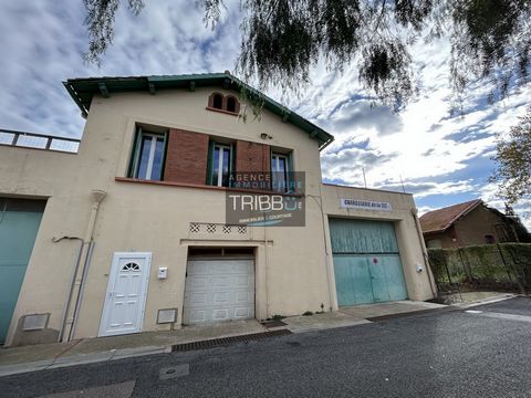 Entdecken Sie mit TRIBBU dieses Dorfhaus von 59 m2 im Herzen von Saint-Féliu-d'Avall, in der Nähe aller Annehmlichkeiten. Es umfasst im Erdgeschoss eine große Garage von 62 m2 und im Obergeschoss ein Wohnzimmer von 25 m2 mit offener Küche, ein Schlaf...