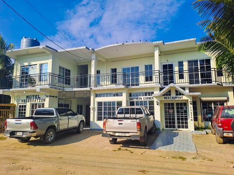 Dieses schlüsselfertige Hotel und Restaurant mit 16 Zimmern befindet sich im Herzen des geschäftigen Stann Creek, Belize, und bietet eine hervorragende Investitionsmöglichkeit in einer der führenden Tourismusregionen von Belize. Stann Creek ist bekan...