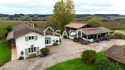 Découvrez cette élégante maison de campagne en pierre, idéalement située dans la commune de Monteton, à deux pas d’un charmant village offrant restaurant et bar, et à proximité des villes animées de Duras et Eymet, connues pour leurs marchés, restaur...