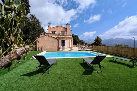 Villa Gattières is a beautiful villa located in a quiet area 200m from the village of Gattières, which is a charming village close to Nice. The villa offers a living room with TV, a dining room, a fully equipped kitchen. On the ground floor you will ...