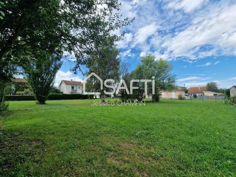 Terrain constructible de 2447 m² à Saint-Gaudens (31800) Découvrez cette opportunité rare dans un environnement privilégié, alliant la proximité des commodités et la tranquillité de la nature. Situé à Saint-Gaudens, ce terrain est idéalement localisé...