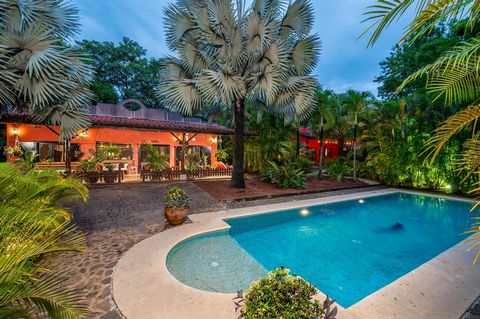 This property in Villarreal, 10 minutes from Tamarindo, has 3 buildings and a swimming pool surrounded by a lush tropical garden. Currently, the apartments are rented generating stable income, while the owners reside in the main house. The complex in...