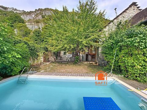 Maison de 250m², 8 pièces, 5 chambres et Piscine