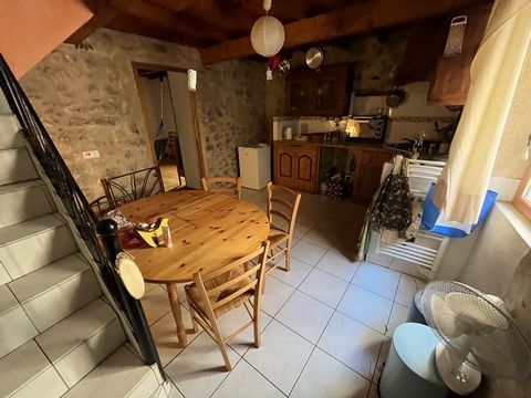 Charmante maison de village en pierre  Idéale premier achat type P5 ou résidence secondaire sans souci !