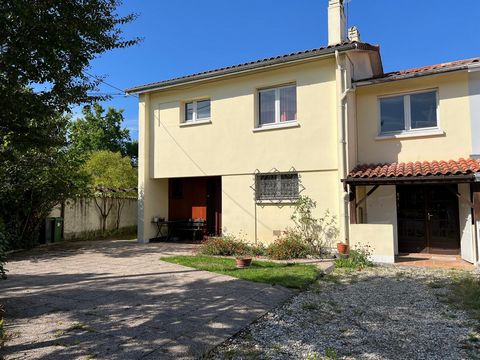 Maison 3/4 chambres et bureau, beau terrain de 581 m²