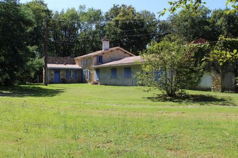 Propriété avec maison en pierre entièrement rénovée et maison à terminer finitions intérieures et dépendances