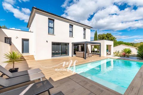 Villa haut de gamme 2023 de 145 m² avec piscine