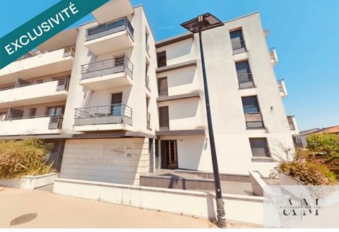 Et si votre nouvelle adresse se trouvait dans ce charmant T3 avec balcon et place de stationnement, à seulement 100 m de la ligne G et des commerces ?