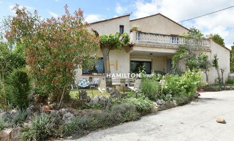 VILLA NON-MITOYENNE DE TYPE T6 AVEC VUES, TERRASSES, PISCINE ET GARAGES