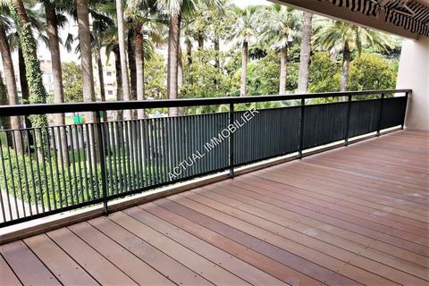 Apartment Floor 2nd, View Grounds, Position south north, General condition New, Kitchen Separate fitted, Heating Collective, Living room surface 29 m² Bedrooms 3, Bath 1, Shower 2, Toilet 3, Terrace 1, Garage 1, Cellars 1 Building Built in 1970, Floo...