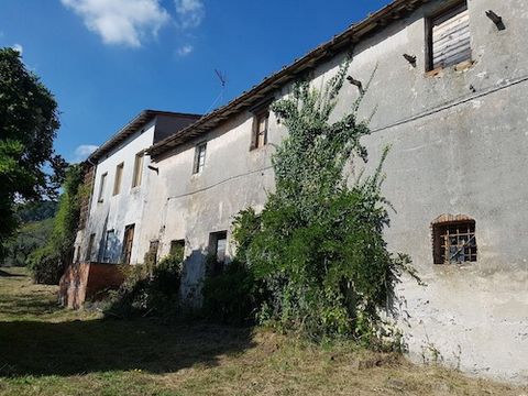 Situated just 7km / 4 miles from the Medieval walls of Lucca, stone built country estate to be restored. The property consists of a main country house on 2 floors with 16 rooms, a 2-storey little cottage, an annex and a porch/garage. All to be restor...