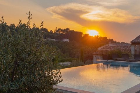 This beautifully furnished villa is located on a large private estate of 8800 m², protected from the mistral wind. The villa is very suitable for an unforgettable holiday with friends or family. The attractive accommodation is located in a beautiful ...
