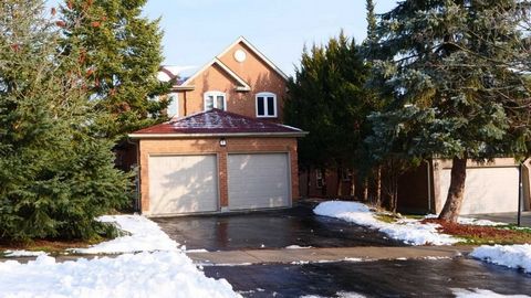 This Is Beautiful 2-Storey House With Many Update And Upgrades. 4 Bedrooms, 3 Bathrooms + A Powder Room. Double Garage. Updated Kitchen With Stainless Steel Appliances. Breakfast Area Walks Out To A Great Deck With Natural Gas Bbq Line. Separate Fami...