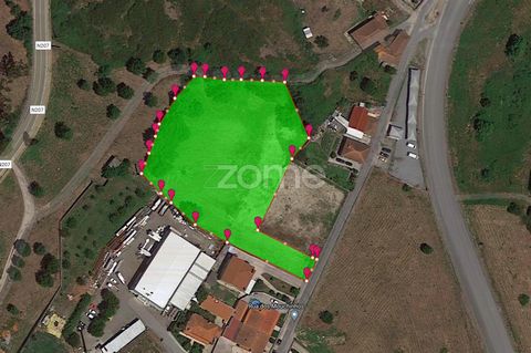 Identificação do imóvel: ZMPT556529 Industrial land in Varziela, Felgueiras Industrial land in Felgueiras with 5,696m2. The land is located in Felgueiras, in the Parish of Varziela. Nearby you can find: - A42 at approximately 550 meters; - Center of ...