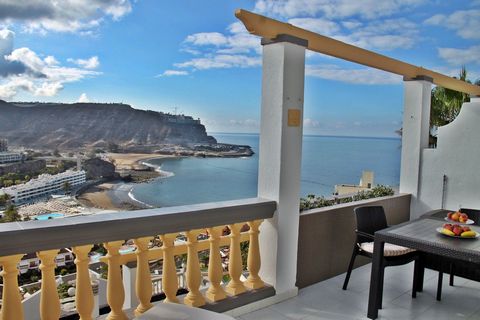 Welcome to a full air-conditioned, spacious two-room apartment (54 m²). It is very peaceful, recently renovated, tastefully decorated, and fully fitted. It features an excellent seafront location with a terrace (18 m²) that offers a breath-taking vie...