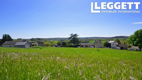 A20251SUG24 - A superb position comprising of over 1 ¼ acres of buildable land overlooking a fantastic far reaching view. Any future property would benefit from mains drainage, easy access and walking distance to shops in a historic and medieval vill...