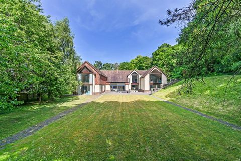 When it comes to privacy, security and discretion this stunning and unique 21st century country house has it all. Whether it is the indoor infinity swimming pool, the custom designed cinema room, the state-of-the art technology or the superb Wolf and...