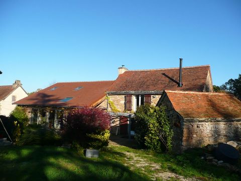 This character stone property with connected barn converted into a large kitchen diner with upstairs bedroom and study is ideally situated to explore the three departments of the Lot, the Aveyron and the Tarn et Garonne. Located close to the Lot/ Ave...