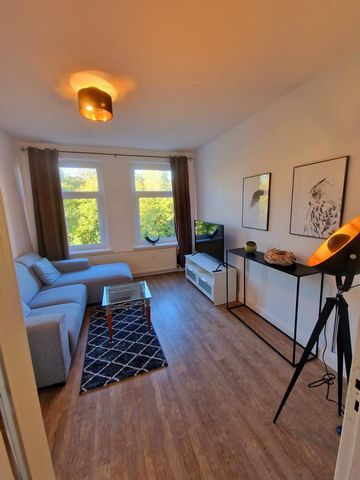 The apartment is located just 1.5 km from the beautiful city centre of Lüneburg and offers views of the courtyard and free Wi-Fi. It is 1.5 km from Lüneburg Market Square and just 3.2 km from Leuphana University. It offers private check-in and check-...