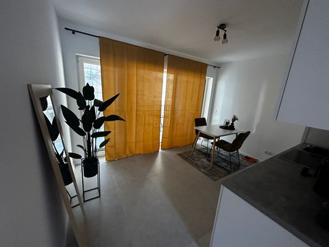 Welcome to our new apartment located by the picturesque Balduin Bridge in Koblenz Lützel. This stylish new construction apartment offers the perfect blend of modern comfort and a warm, inviting atmosphere. Our apartment combines modern style with pop...