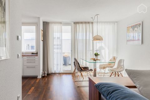 An open floor plan and bright rooms make this apartment an exceptional place. A large open living-dining area connected to the modern kitchen creates a sense of space and atmosphere. The balcony provides your own place in the sun in the summer. The b...