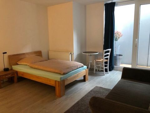 The modern and comfortably furnished 1-room apartment is 35 square metres in size and located in the basement of an apartment building in a quiet residential area in the district of Jugenheim / Bergstraße. Tram lines 6 and 8 to Darmstadt City are a 2...