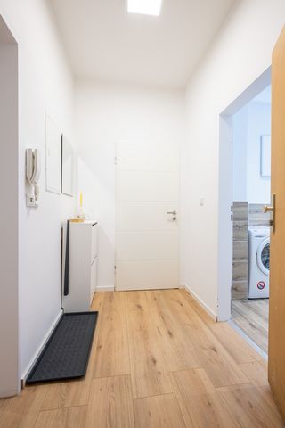 For couples, singles and students: Furnished two-room loft in central location Facts and figures: - 60 square metres spread over two rooms - On the 3rd floor without lift (not barrier-free) - Fully furnished - 1.500 € warm incl. electricity and inter...