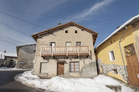 DEVELOPMENT PROJECT- Village house located in the centre of NOTRE DAME DU PRE, a lovely mountain village just 10 minutes from the lifts in MONTALBERT a village in the PARADISKI area. There are 3 lifts in the village itself for learners. The property ...