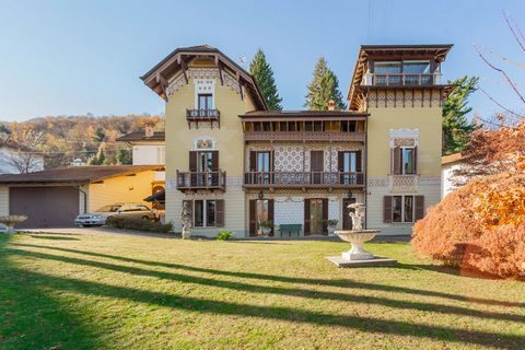 This prestigious villa for sale in Stresa on Lake Maggiore is charming and evokes an atmosphere of elegance and historicity. The privileged location, Art Nouveau design and architectural details make the property particularly attractive. The presence...