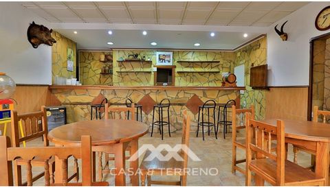 Attention entrepreneurs! Have you always dreamed of owning your own bar or opening a B&B in southern Spain? Here is the opportunity of a lifetime. We offer you this bar with adjoining detached house that will be sold as 1 unit. The bar is fully equip...