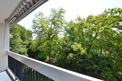 Dpt Essonne (91), à vendre CHILLY MAZARIN appartement T4 de 83,83 m² avec balcon et parc boisé