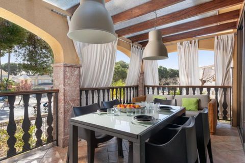 This wonderful apartment with mountain views welcomes 8 guests. Outside this spectacular property you will find a large communal garden with sun loungers so you can relax in the sun and enjoy the warm Mediterranean climate. Enjoy a delicious barbecue...