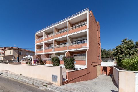 Entire building with good rental income in a quiet area of Paguera This property, for sale in Paguera, is an excellent investment opportunity with lots of potential as it comprises a total of 14 apartments , plus parking, in a lovely residential area...
