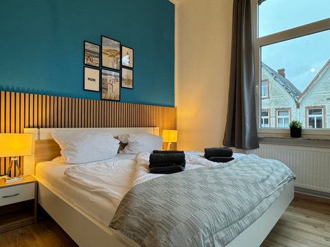 This freshly renovated and modernly furnished apartment is located on the 1st floor of a charming old building in a central location. The direct connection to the Ems-Jade-Canal invites you to take a walk along the waterfront in the evening and explo...