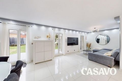 Casavo vous propose à la vente cette maison entièrement rénovée et domotisée de 6 pièces de 118.0 m² localisée dans un quartier très recherché de Saint-Brice-sous-Forêt, à 5 minutes à pied de la gare. Elle se compose comme suit : Au rez-de chaussée :...