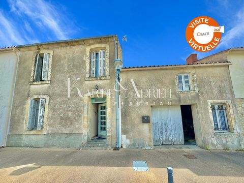 LE POIRÉ-SUR-VELLUIRE, charmant village à 10 MIN de FONTENAY-LE-COMTE : Beau potentiel pour cette maison de bourg à rénover de 121m2 avec garage et jardin. Elle se compose : d'une entrée, d'un salon avec cheminée de 20m2, d'une cuisine dînatoire avec...