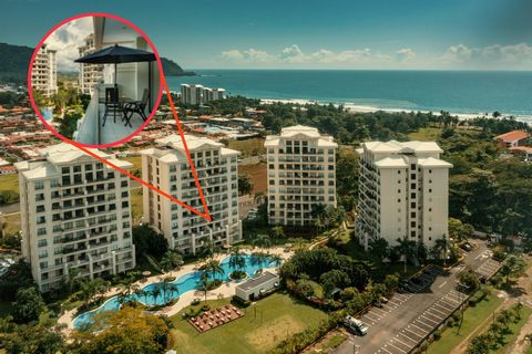 Entfliehen Sie der Ruhe in dieser atemberaubenden Wohnung mit 3 Schlafzimmern und 2 Bädern in Jaco Beach. Das Hotel liegt im Turm #4 auf einer vierten Etage und mit über 132 Quadratmetern (1300 Quadratfuß) Wohnfläche bietet diese wunderschön eingeric...