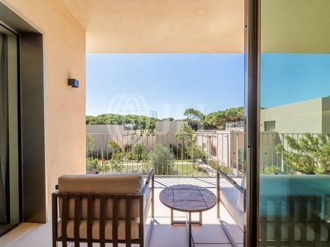 2-bedroom apartment with 134 sqm of private area, balcony with unobstructed view, surrounded by green landscape, in a gated community, with two parking spaces and storage room, in Quinta da Marinha, Cascais. The apartment features an open concept lay...