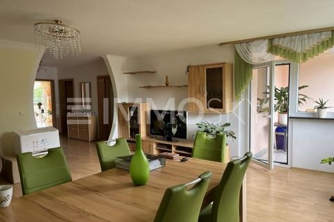 Encantador oasis de 3 habitaciones en una ubicación tranquila y céntrica de Ansbach ¡Bienvenido a tu nuevo hogar! Este encantador apartamento de 3 habitaciones combina una ubicación céntrica con una tranquilidad relajante, ideal para una vida cómoda ...