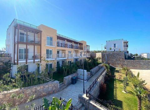 Apartamentos con vistas panorámicas al mar en un complejo en Adabükü La región de Adabükü tiene bellezas naturales únicas, como bahías de un azul profundo, el lago Bird Paradise y bosques de pinos de Alepo. Adabükü se ha convertido en uno de los asen...