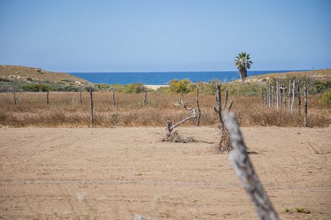 This plot of land is situated in Todos Santos, Baja California Sur, Mexico. It covers an area of 1057.433 square meters, flat and easy to build on it. This 1/4 acre land is located in the highly sought-after area of San Sebastián with an amazing ocea...