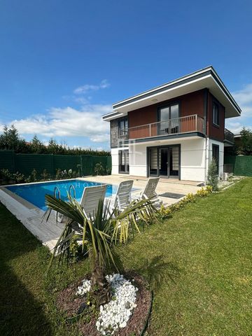 Sakarya villa for sale is located in Sapanca district. Sapanca district is approximately 1 hour and 30 minutes away from Istanbul and is a popular district with its nature, greenery, clean air, nature sports and lake. In addition, Sapanca district is...