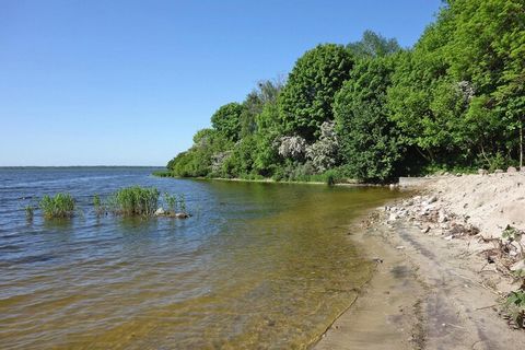 Mooi, groot vakantieappartement met uitzicht op het meer, op slechts 100 meter van het meer van Wicko aan de Szczecin-lagune en op een paar kilometer van het prachtige strand aan de Oostzee in Miedzyzdroje. Hier heb je veel ruimte, want 140 vierkante...